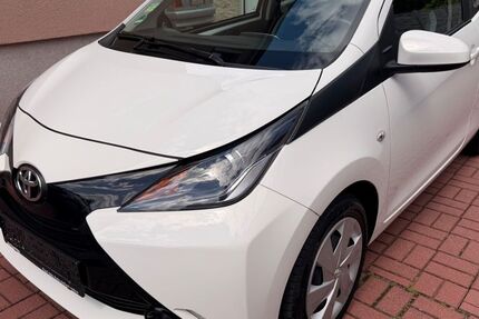 Toyota Aygo (X) 5.600 km 10.950 &euro; Berlin 12355