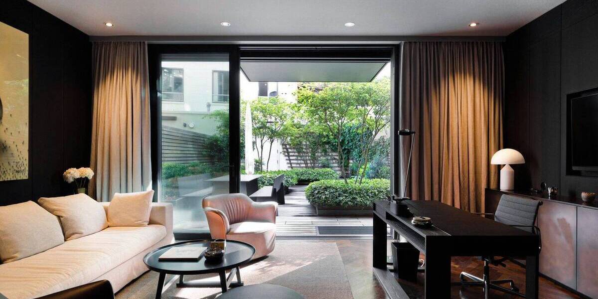 Elegantes Townhouse zwischen Gendarmenmarkt und Unter den Linden: Urbane Oase in Berlin Mitte 1 zimmer