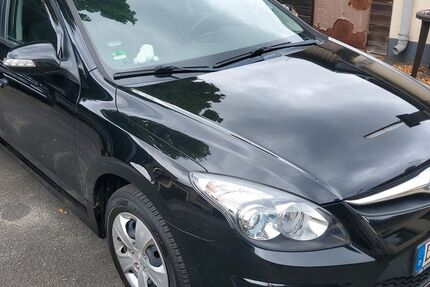 Hyundai i30 71.000 km 4.900 &euro; Berlin 12357