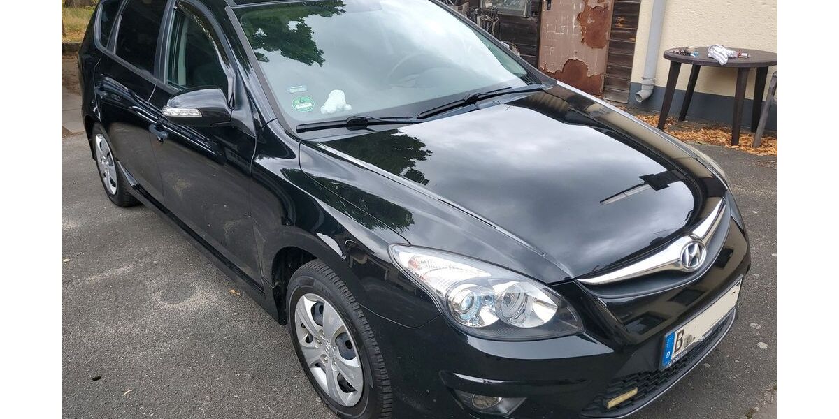 Hyundai i30 71.000 km 4.900 &euro; Berlin 12357