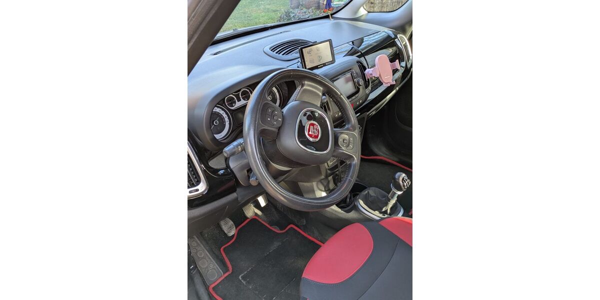 Fiat 500L 137.600 km 7.400 &euro; Berlin 12437