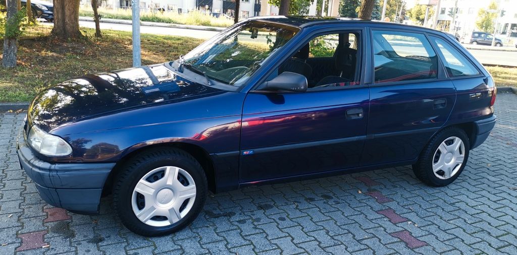 Opel Astra 120.000 km 2.499 &euro; Berlin 13405