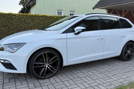 Seat Leon 98.000 km 14.999 &euro; Berlin 12524