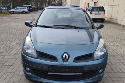 Renault Clio 83.034 km 2.999 &euro; Berlin 12349