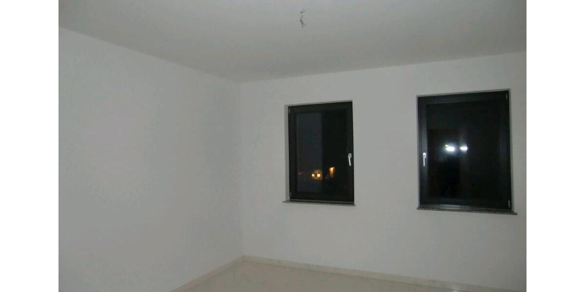 geräumige moderne Mietwohnung mit Balkon in Wald- und Seenähe 3 zimmer