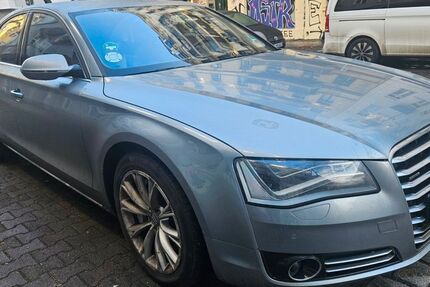 Audi A8 182.000 km 17.999 &euro; Berlin 10969