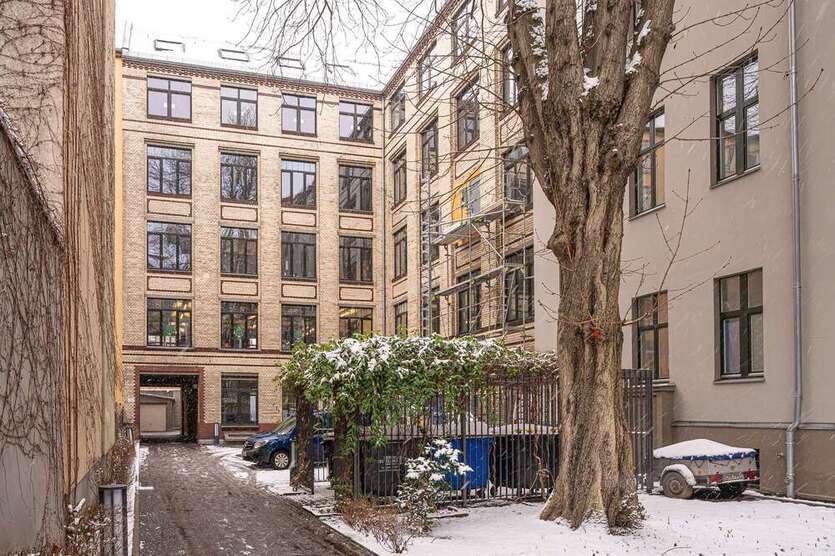 Büro in Berlin 2.556,45 € 170.43 m²