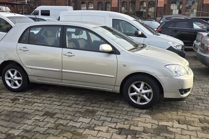 Toyota Corolla 97.000 km 4.490 € Berlin 13587