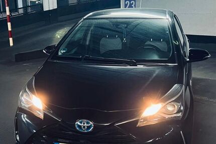 Toyota Yaris 97.000 km 11.800 &euro; Berlin 12209