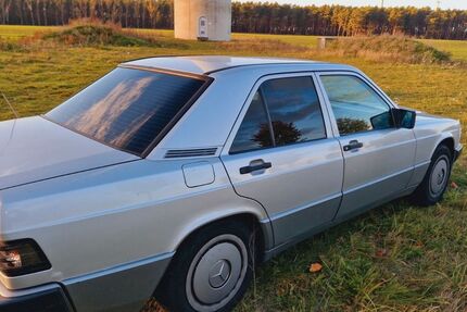 Mercedes-Benz 190 265.757 km 4.000 € Berlin 12439