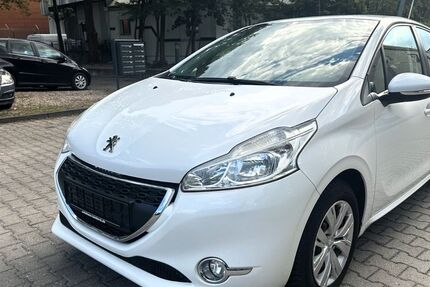 Peugeot 208 105.000 km 4.990 &euro; Berlin 12349
