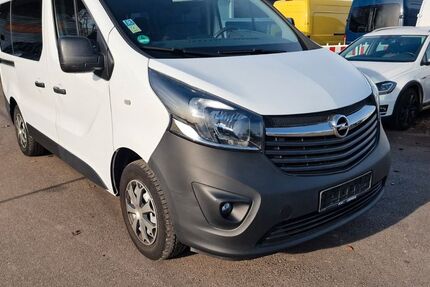 Opel Vivaro 174.456 km 12.500 € Berlin 13055