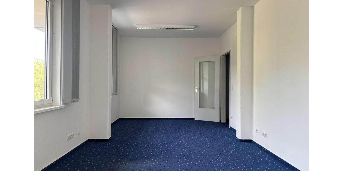 Arbeiten Sie direkt am Stern Center! Aufzug und Tiefgarage vorhanden zimmer