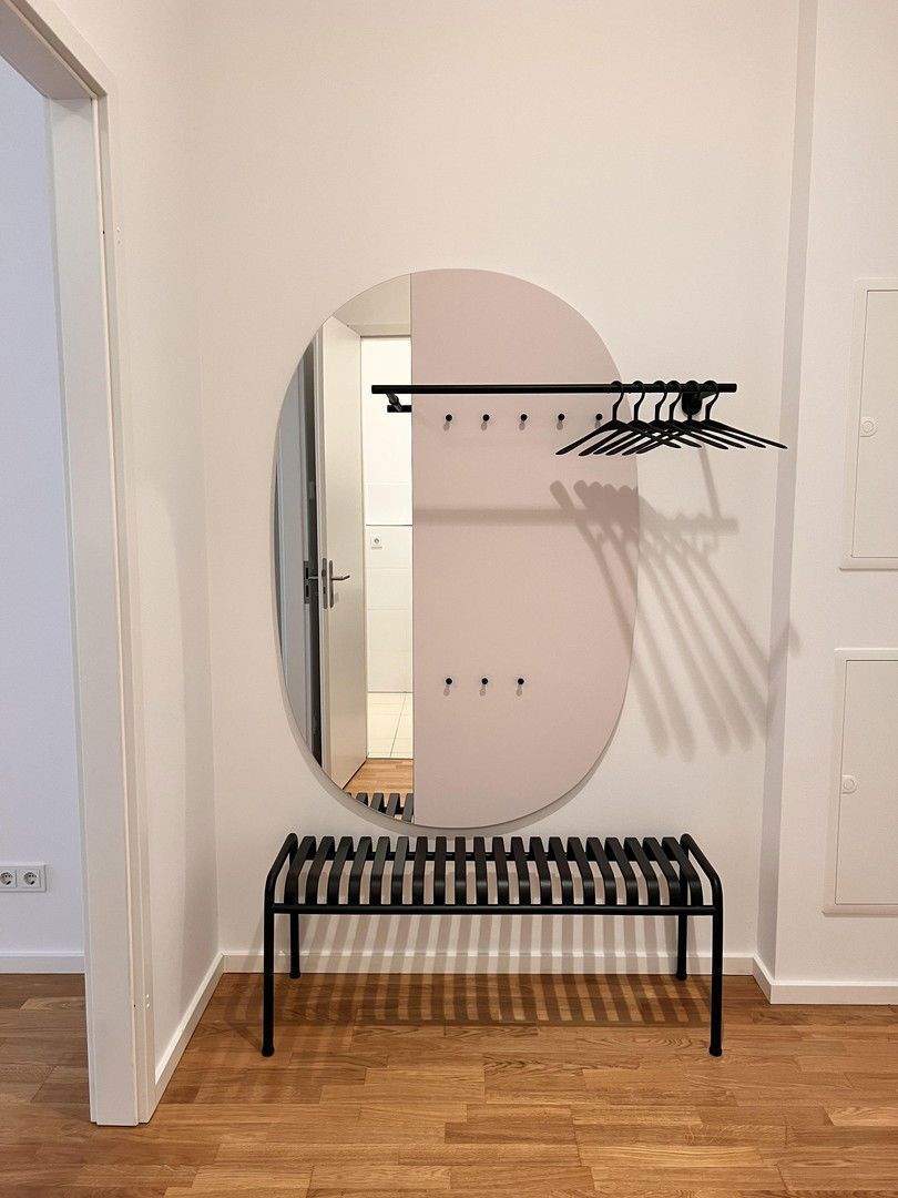 Neubau Kudamm . Olivaer Platz . MÖBLIERT . EBK . HWR . Loggia . Gäste-WC . 3 m Decke 2 zimmer