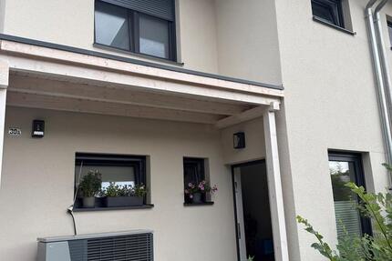 Haus Trebbin - 4 Zimmer, 120 m&sup2;, 1.700&euro; | Angebot:27718091