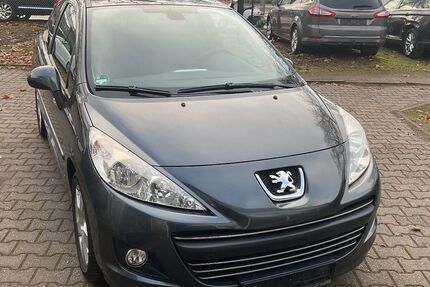 Peugeot 207 82.000 km 4.666 &euro; Berlin 13509