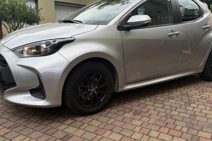 Toyota Yaris 42.000 km 17.850 &euro; Berlin 12099
