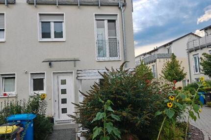 Haus Michendorf - 4.5 Zimmer, 130 m&sup2;, 2.350&euro; | Angebot:27625598