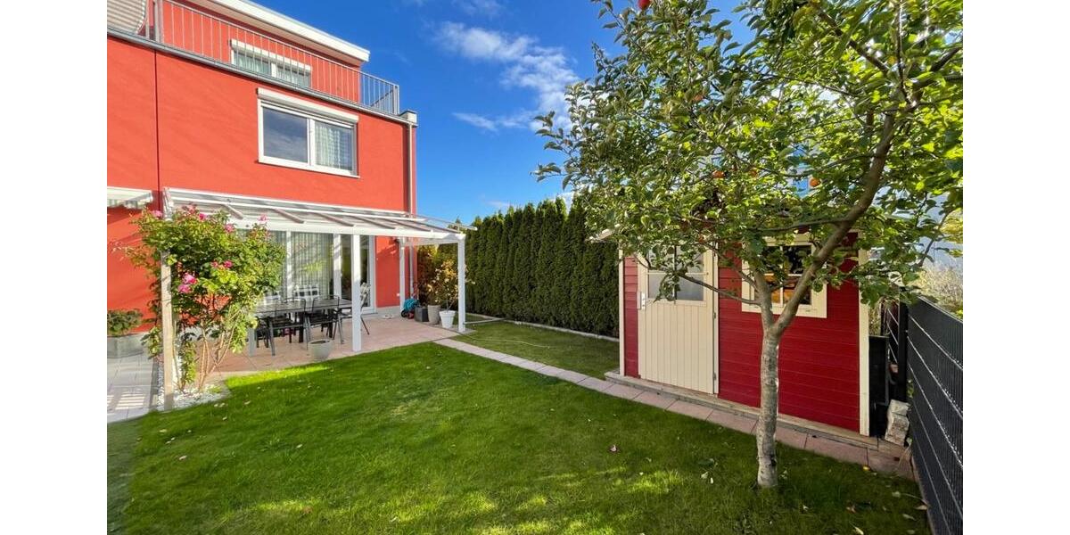 Reihenhaus Berlin Spandau - 5 Zimmer, 142 m&sup2;, 2.700&euro; | Angebot:24382711