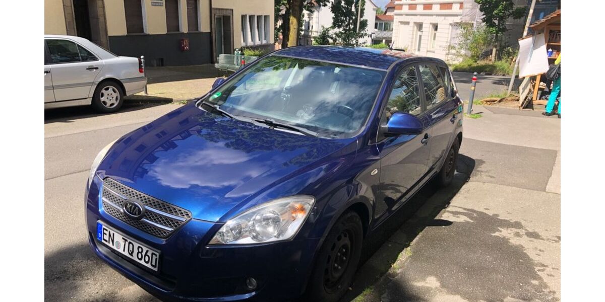 Kia ceed / Ceed 133.000 km 2.099 &euro; Berlin Steglitz 12167