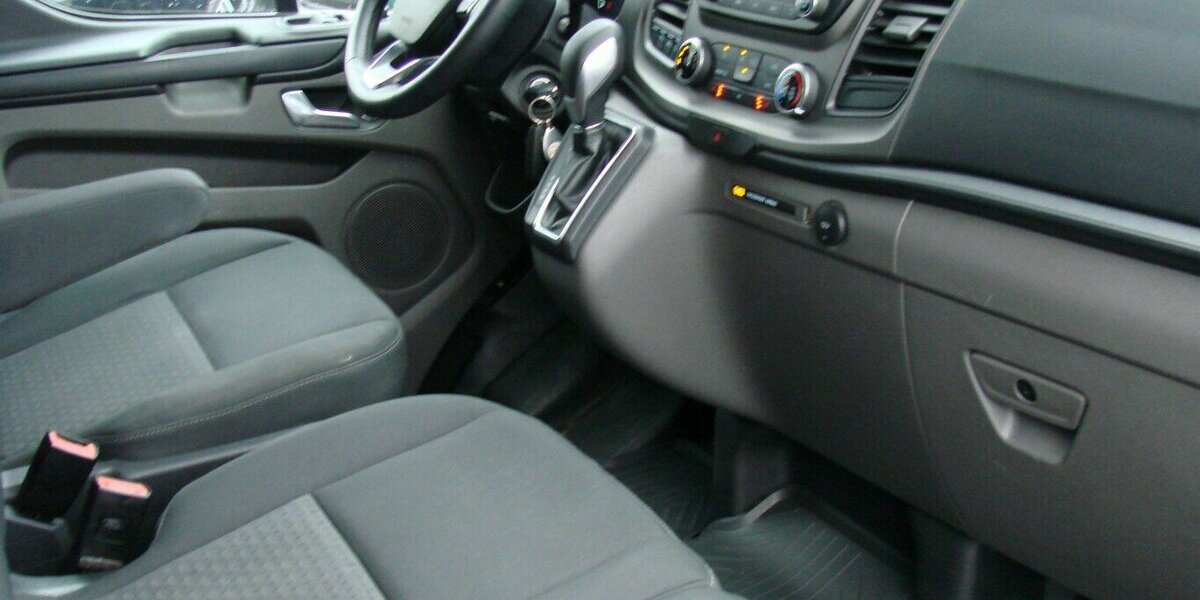 Ford Transit Custom Titanium 320 L2 H2 Behindertengerec 46.628 km 39.990 &euro; Falkensee 14612