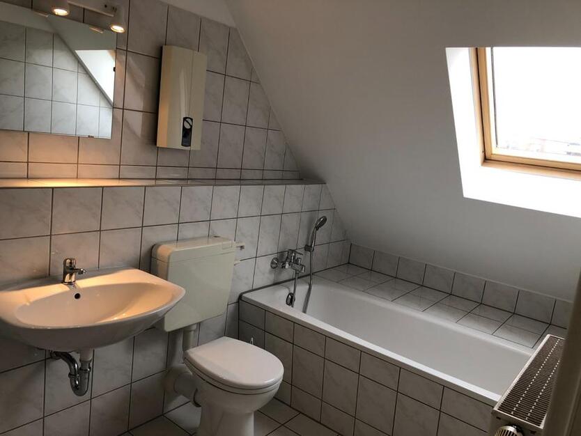 Schöne, helle 1 Raum-DG-Wohnung mit Balkon Nähe Teltow zimmer