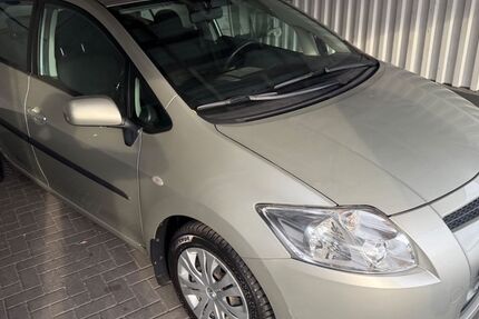 Toyota Auris 173.700 km 3.900 &euro; Berlin 12277
