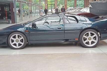 Lotus Esprit 66.089 km 88.500 € Berlin 10553