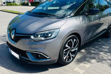 Renault Scenic 268.000 km 8.900 &euro; Berlin 10717