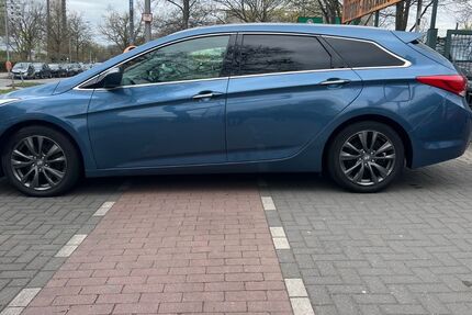 Hyundai i40 155.000 km 9.990 &euro; Berlin 12353