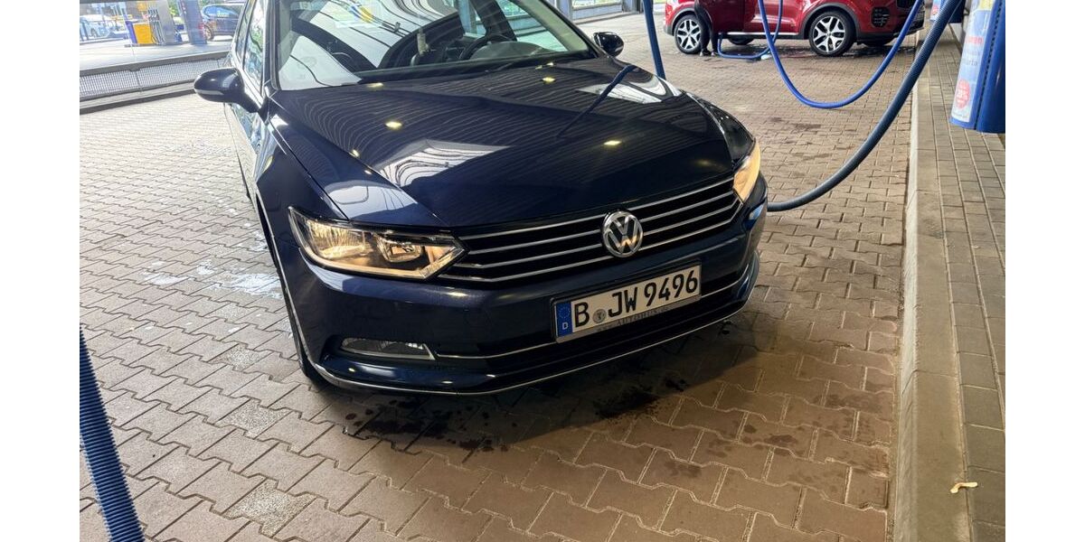 VW Passat 285.606 km 8.890 &euro; Berlin 12524