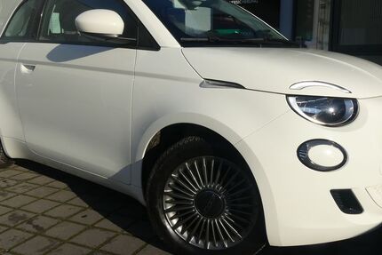 Fiat 500e 15.373 km 13.800 &euro; Berlin 13156