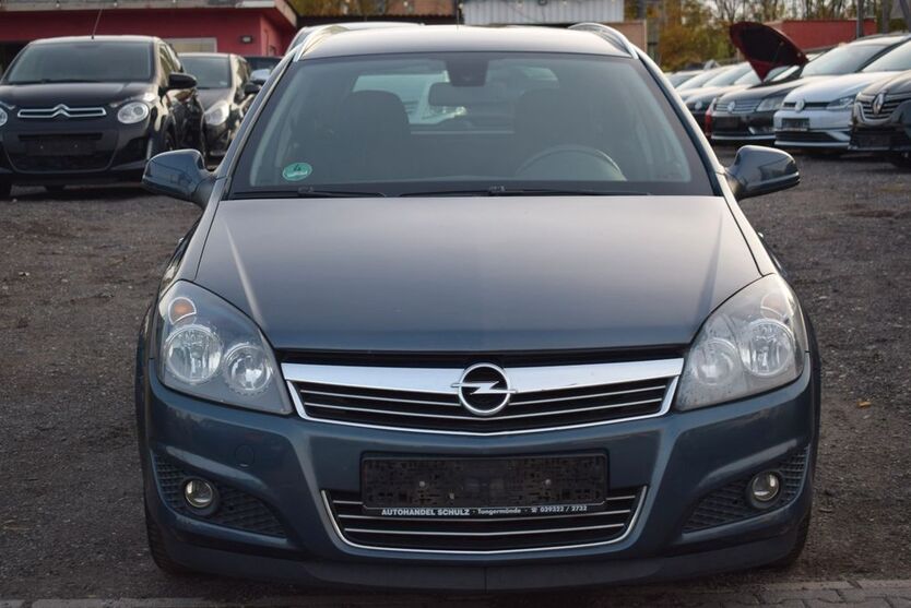 Opel Astra 181.000 km 2.899 € Berlin 13597
