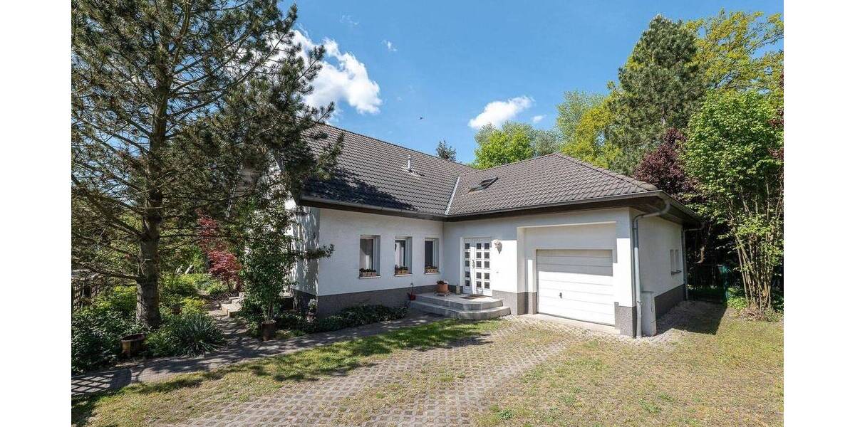 Viel Platz zum Leben - Haus mit Einliegerwohnung oder BüroPraxis im Schäferfeld Potsdam 8 zimmer