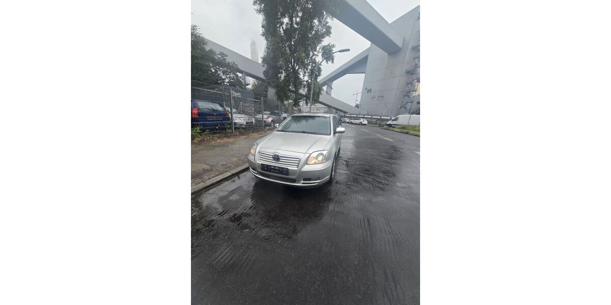 Toyota Avensis 130.250 km 2.990 &euro; Berlin 13599