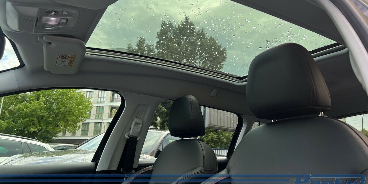 Peugeot 2008 1.2 PT 130 Allure*Pano*Navi*Leder*1-Hand* 79.035 km 11.990 &euro; Berlin 13187