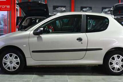 Peugeot 206 115.426 km 1.990 € Falkensee 14612