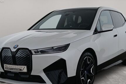 BMW iX 22.470 km 51.900 &euro; Berlin 14057