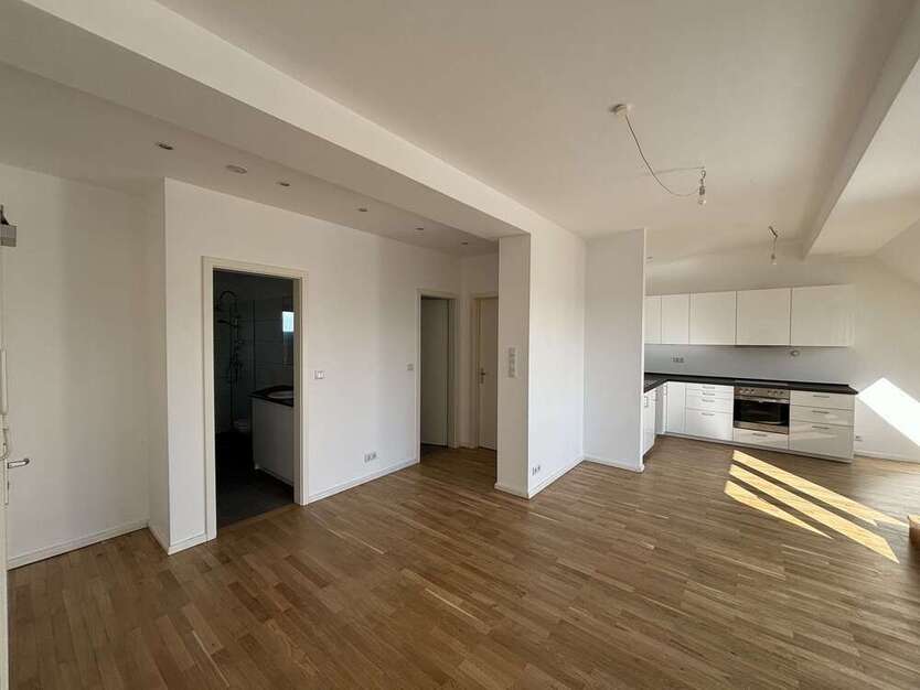 Wohnung zum Mieten in Berlin 1.670 € 93.66 m²