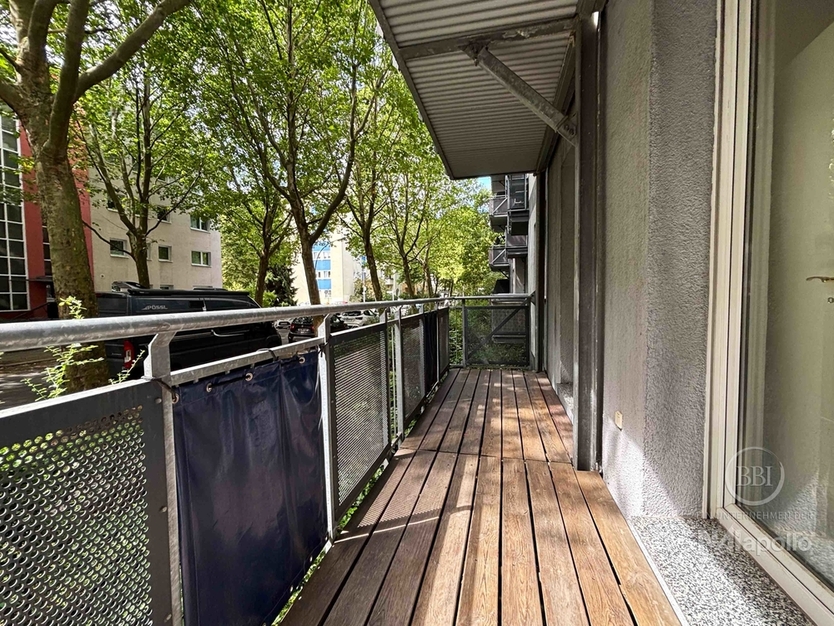 PRAKTISCHE HOCHPARTERRE-WOHNUNG MIT GROSSEM BALKON IM BEGEHRTEN BAYERISCHEN VIERTEL! 2 zimmer