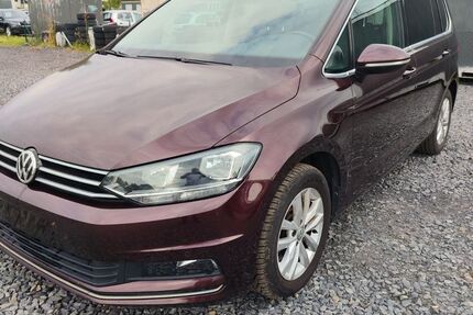 VW Touran 132.700 km 15.999 &euro; Berlin 10179