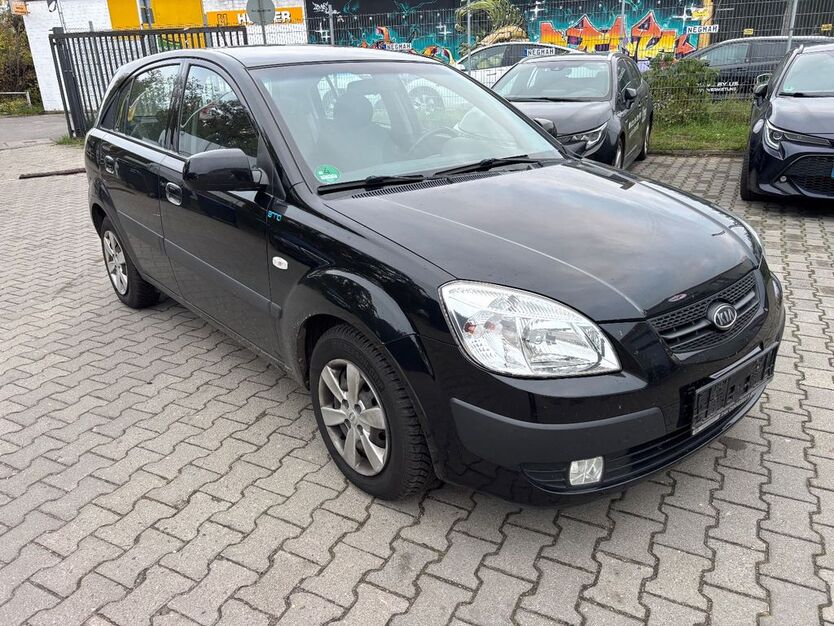 Kia Rio 200.000 km 1.200 € Berlin 13581