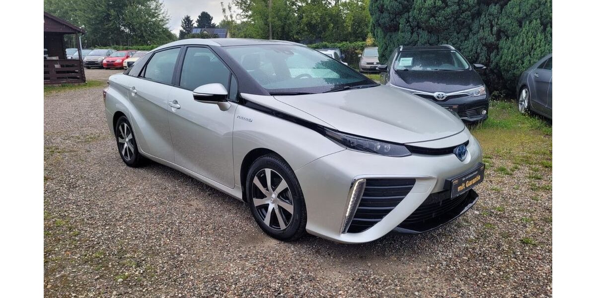 Toyota Mirai 80.000 km 15.990 € Berlin 13127