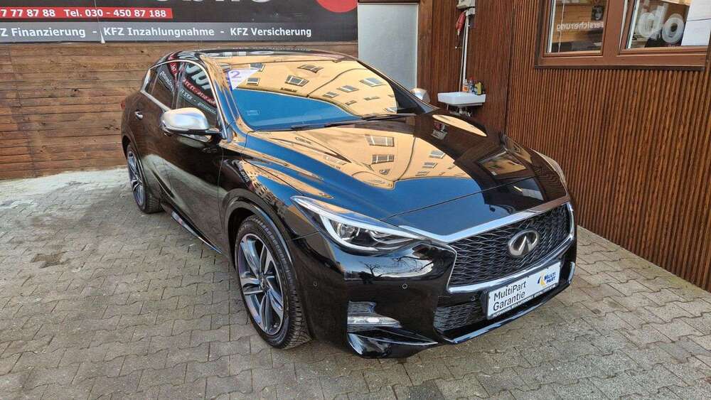 INFINITI Q30 76.505 km 17.980 &euro; Berlin 10627