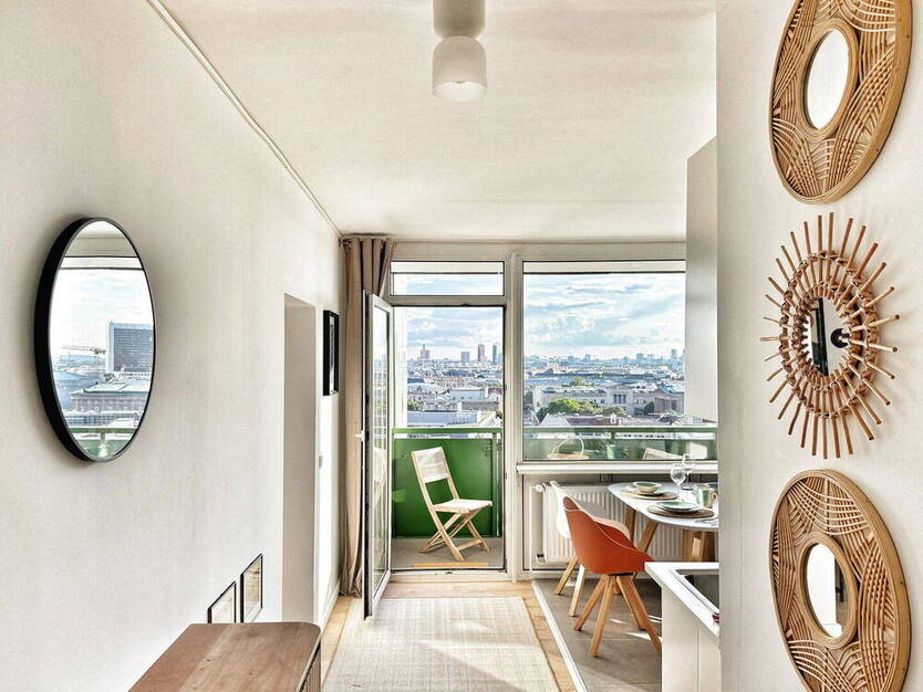 Spectacular City Center Apartment Hackescher Markt: View, Balcony & Parking