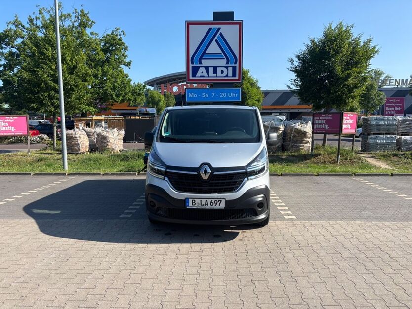 Renault Trafic 85.000 km 22.900 € Berlin 12207
