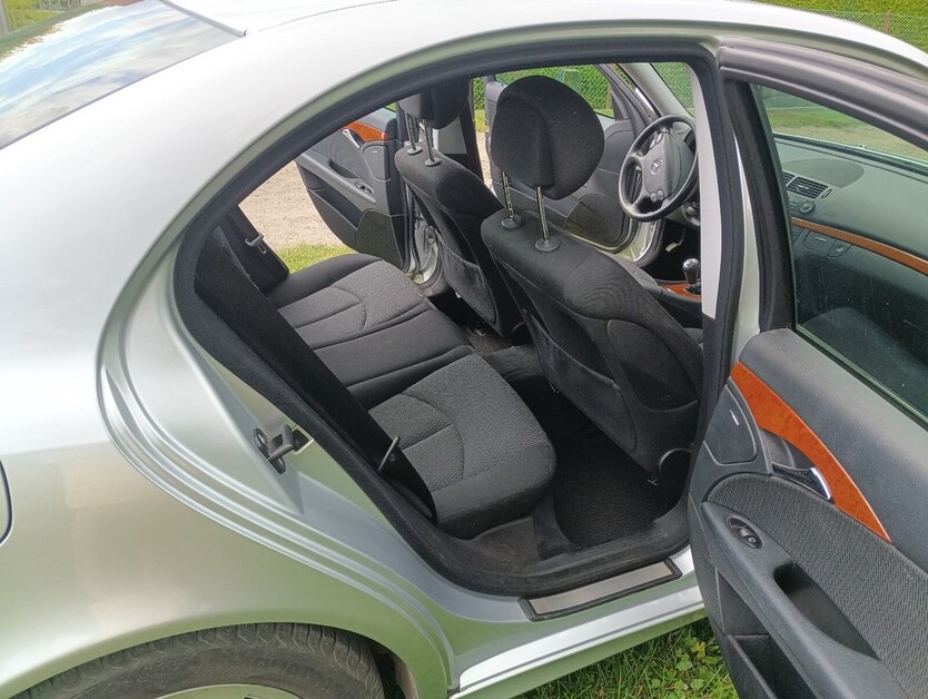 Mercedes-Benz E 200 223.000 km 5.300 € Brieselang 14656