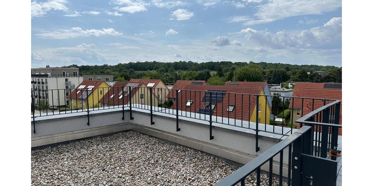Hochwertig eingerichtete DG-Wohnung mit großer Dachterrasse u. schöner Aussicht auf den Hahneberg 4 zimmer