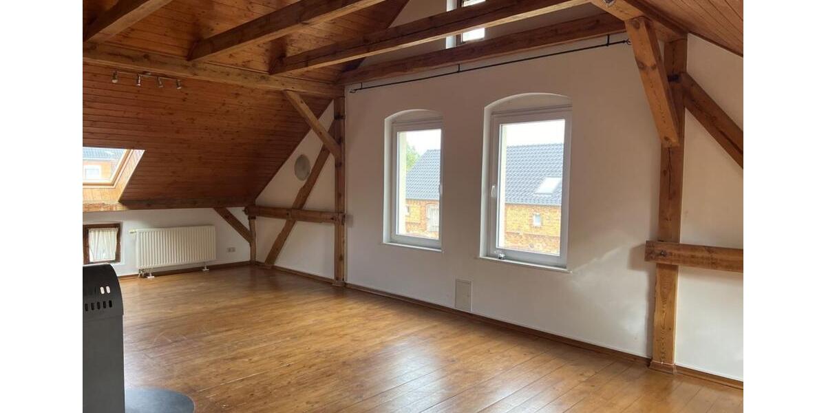 Dachgeschoßwohnung Ludwigsfelde - 3.5 Zimmer, 120 m&sup2;, 1.179&euro; | Angebot:25232695