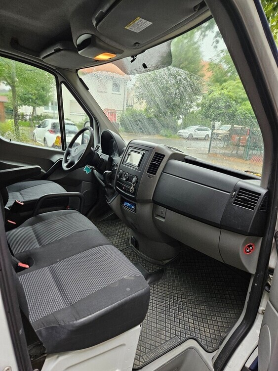 Mercedes-Benz Sprinter 3,5-T Kasten 321.100 km 7.497 € Berlin 10178
